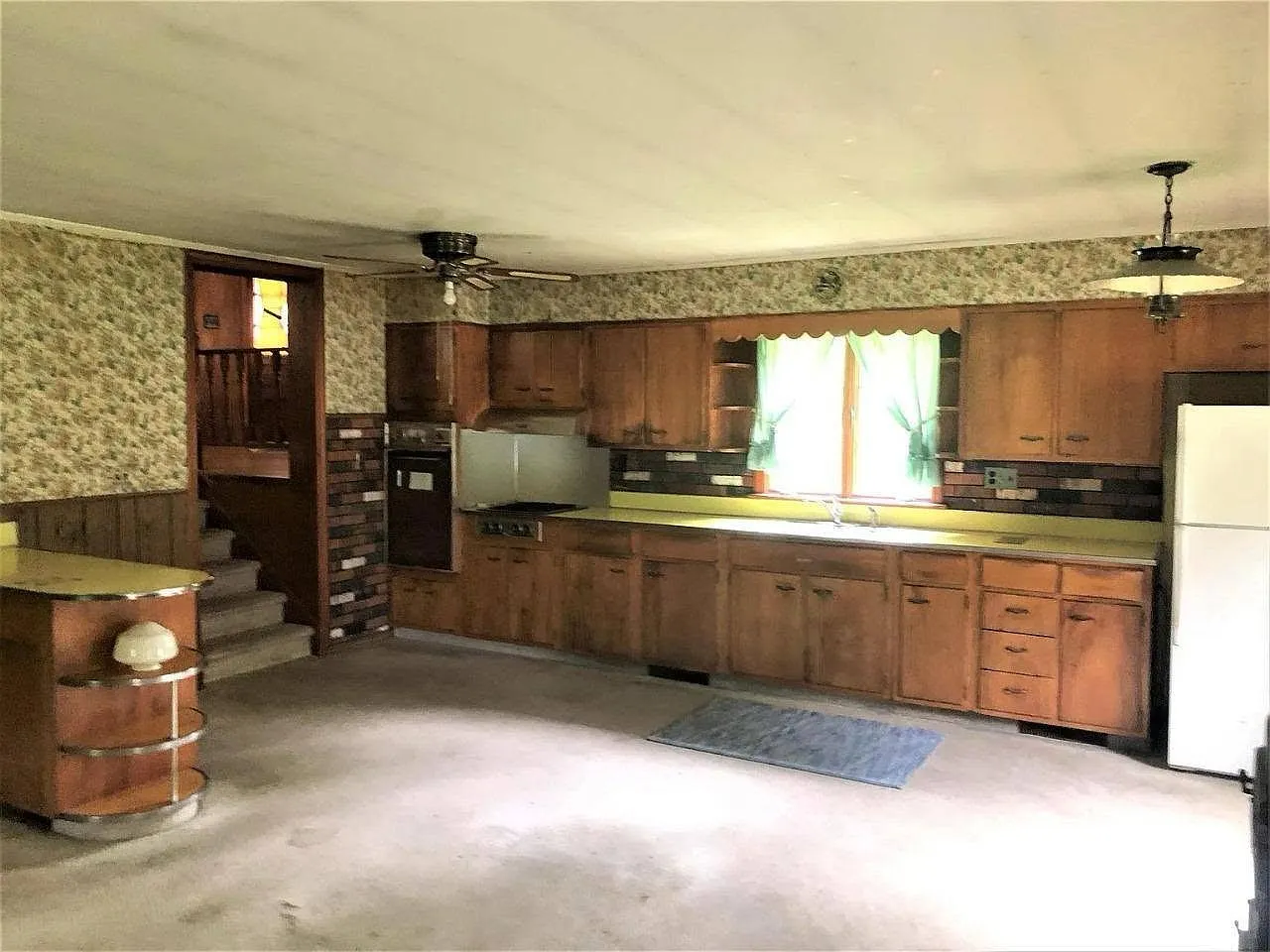 4 bed, 2034 sqft, $3,400 — Photo 2