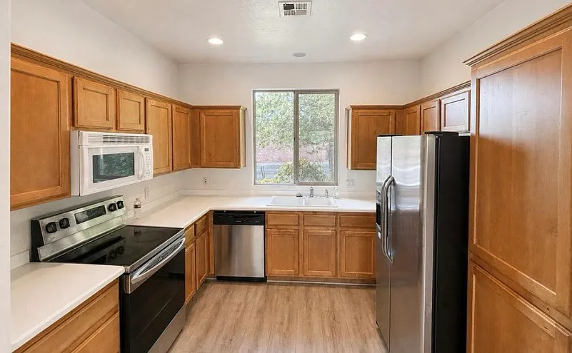 2 bed, 1045 sqft, $1,950 — Photo 1