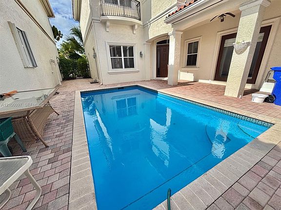 4th image of 1141 Waterside Ln
