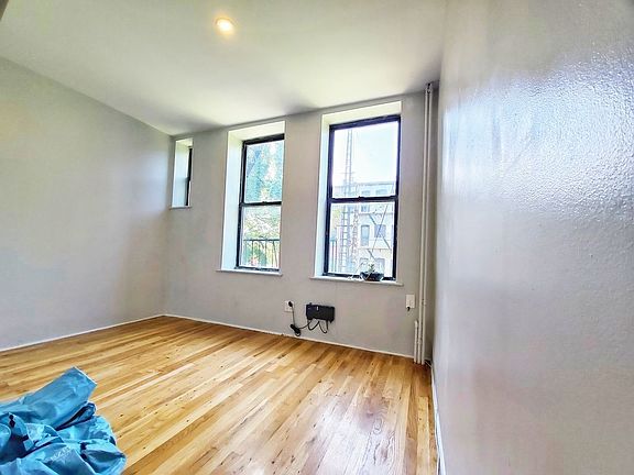 4th image of 309 Jefferson St #3N