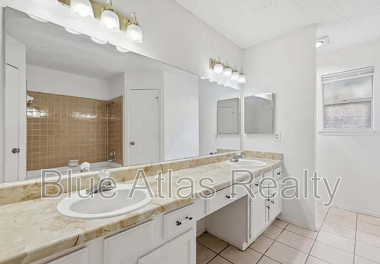 4101 Gentle Springs Dr — Photo 11