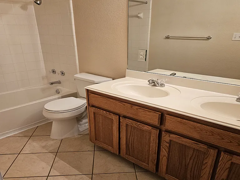 1008 Laurel Glen Blvd — Photo 9