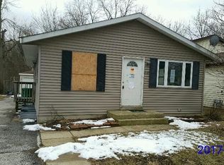 303 Wildwood Dr, Round Lake Beach, IL 60073