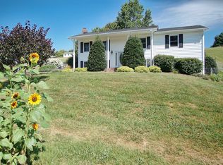 525 Atkinson Rd, Christiansburg, VA 24073