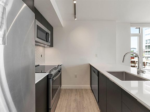 4th image of 845 Johnson St #608