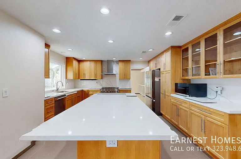 7814 Woodhall Ave — Photo 8