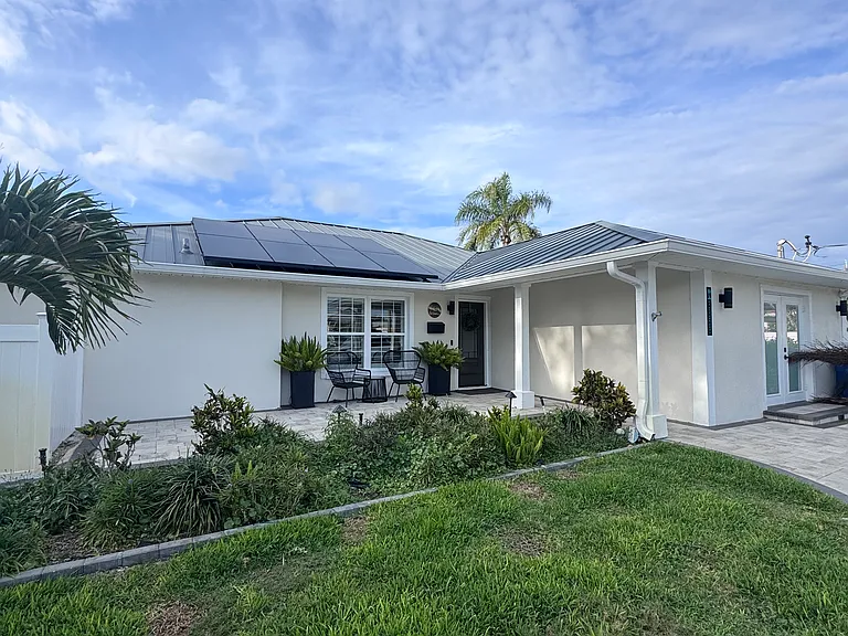 3353 Coquina Key Dr SE — Photo 2