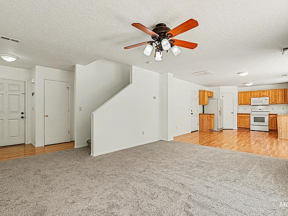 5th image of 16109 Sunnyfield Ave