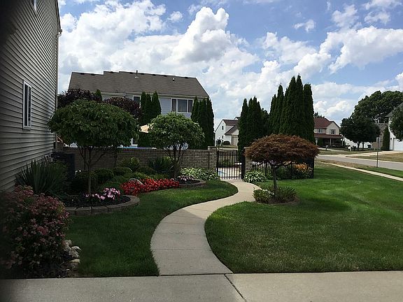 3rd image of 9916 Churchill Dr