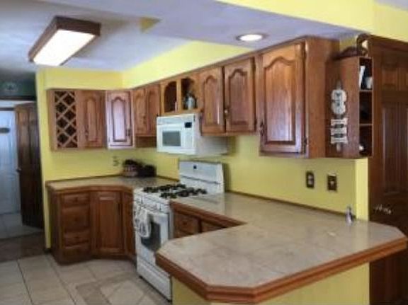 4th image of 7 Midwood Dr