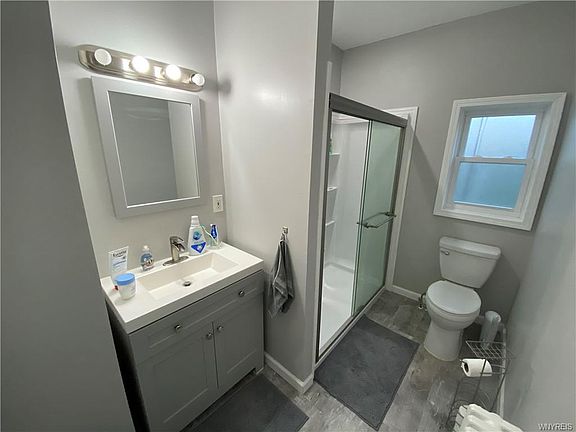 5th image of 1079 Payne Ave