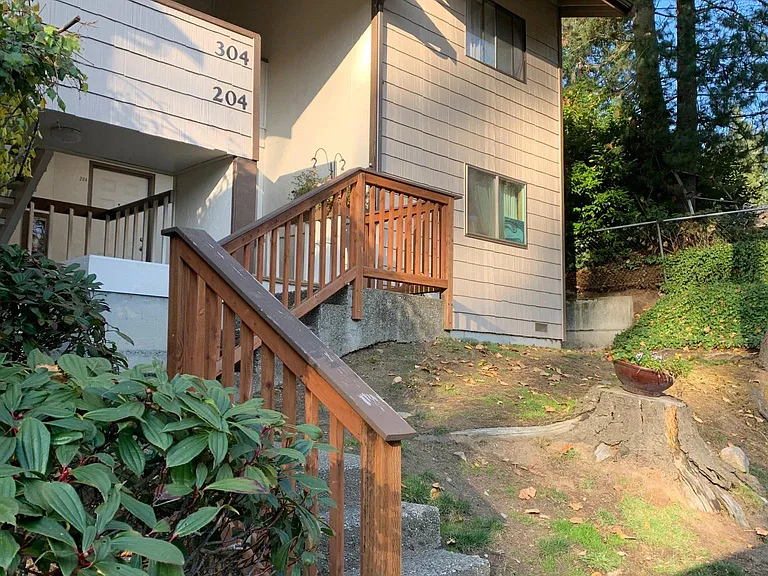 19818 15th Ave NE #304 — Photo 1
