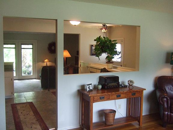 5th image of 4861 Manitoba Rd