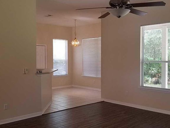 4th image of 11017 Royal County Dr
