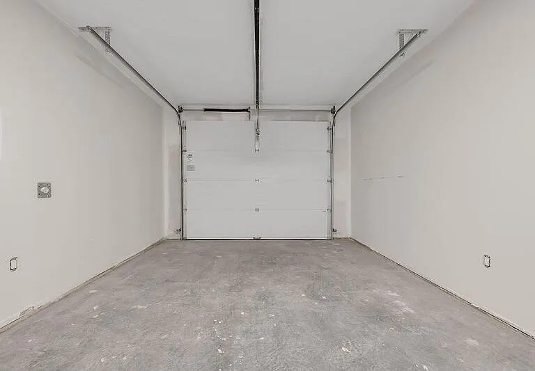 2167 Woodlawn St — Photo 22