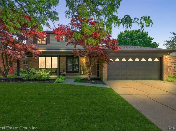 15672 Robert Dr, Macomb, MI 48044