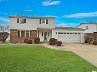 241 New Salem Dr, Canton, IL 61520