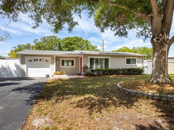 7500 Orpine Dr N, Saint Petersburg, FL 33702