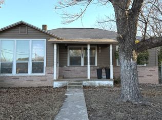420 Stonewall St N, Kerrville, TX 78028