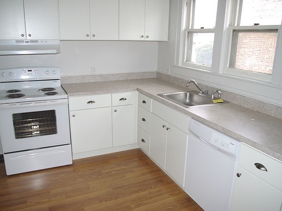 2nd image of 756 Lowell St APT B