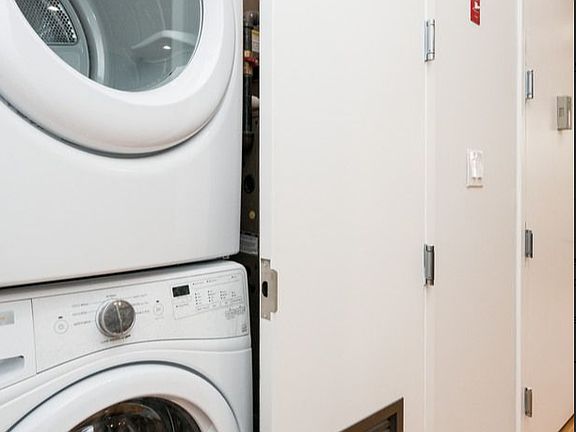 3rd image of 608 Lincoln Pl #3