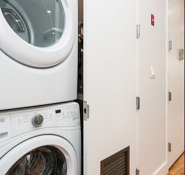 2nd image of 608 Lincoln Pl #2