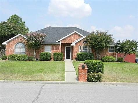 1st image of 1702 La Fontaine Ln