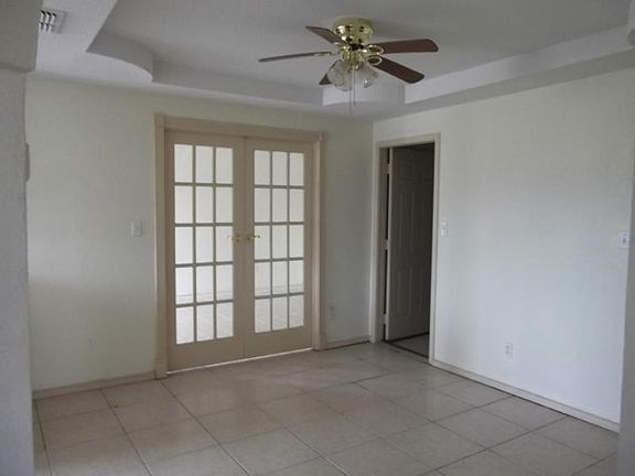 4th image of 304 Lone Oak Ct
