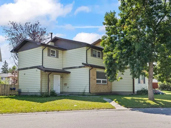 767 Whitehill Way NE, Calgary, AB T1Y 3E6