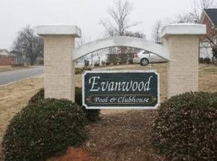 726 Tinder Box Ct, Boiling Springs, SC 29316