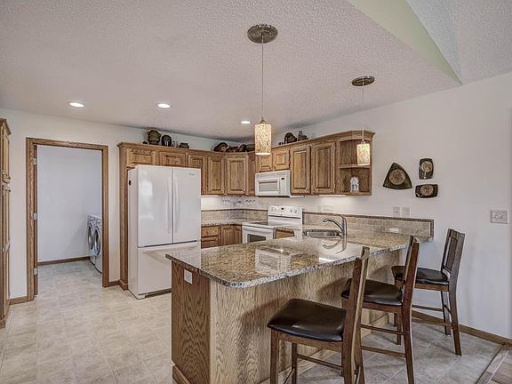 4th image of 1752 Sequoia Ln