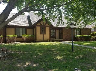 1104 N 1st St, Blue Springs, MO 64014