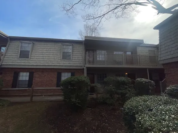3816D W Country Club Rd, Winston Salem, NC 27104
