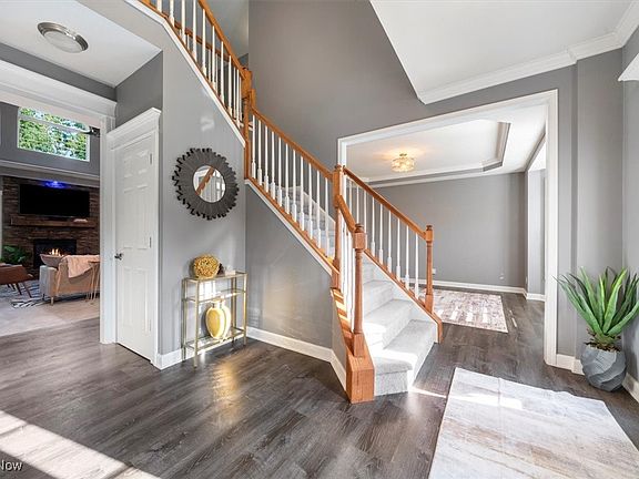 5th image of 4367 Roxburghe Dr