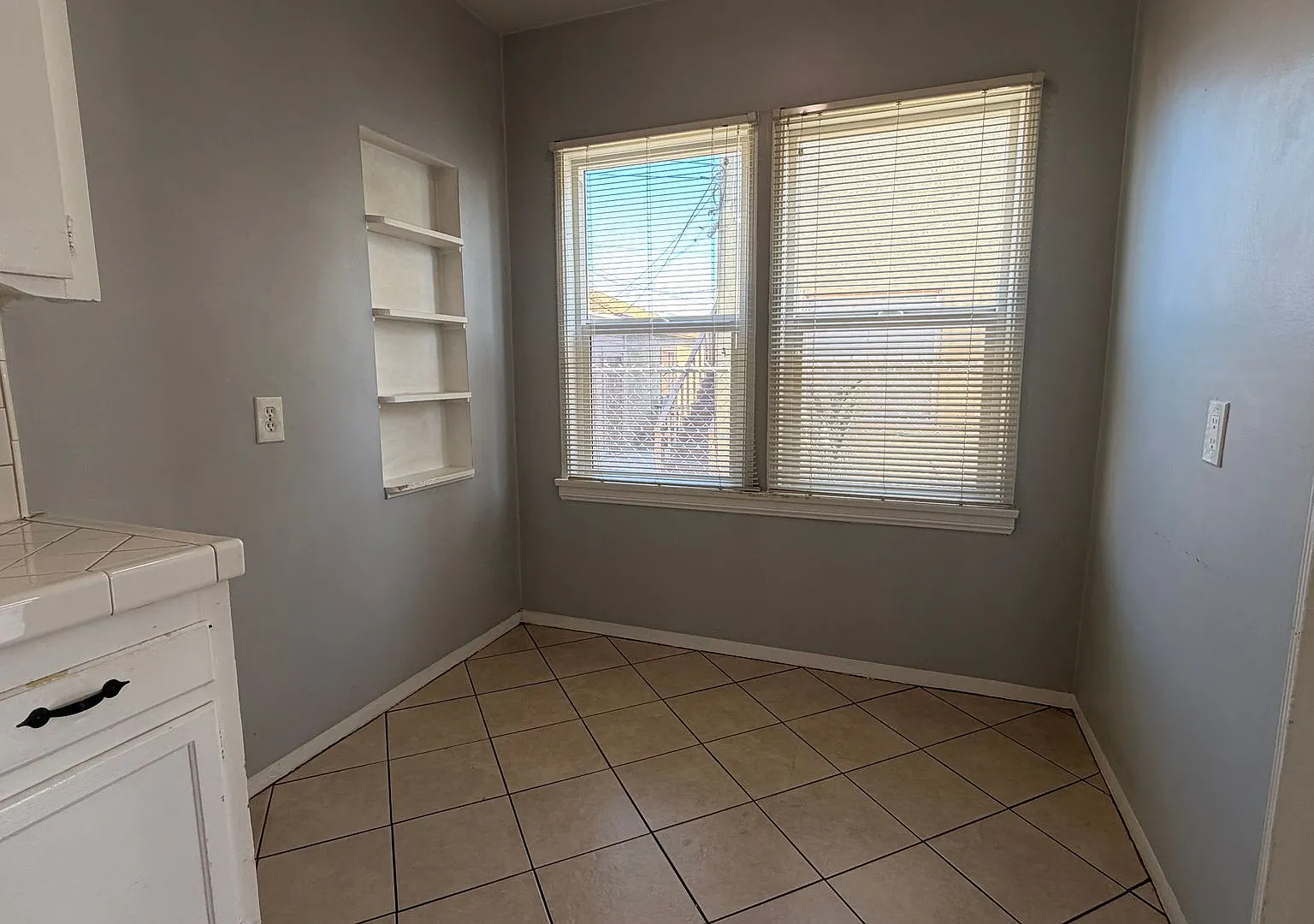 6415 S Van Ness Ave, LLC — Photo 4