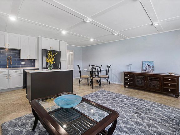 2nd image of 221 Camden #J