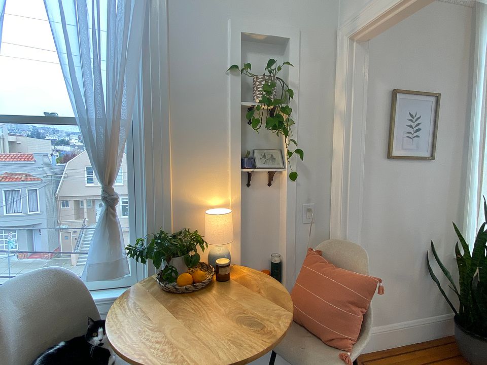 Dine-in kitchen.