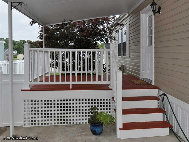 1st image of 150 Holiday Ct
