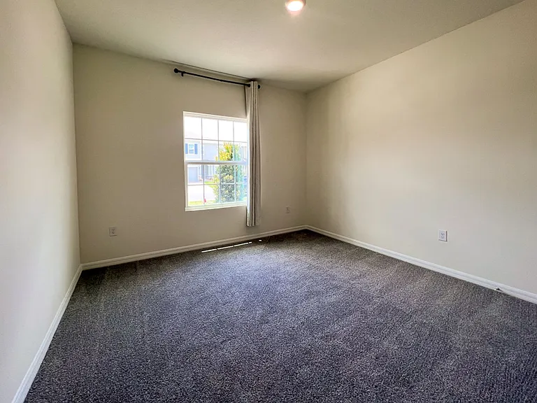 1315 NW 132nd Cir — Photo 30