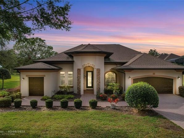 39121 Treeline Dr, Lady Lake, FL 32159
