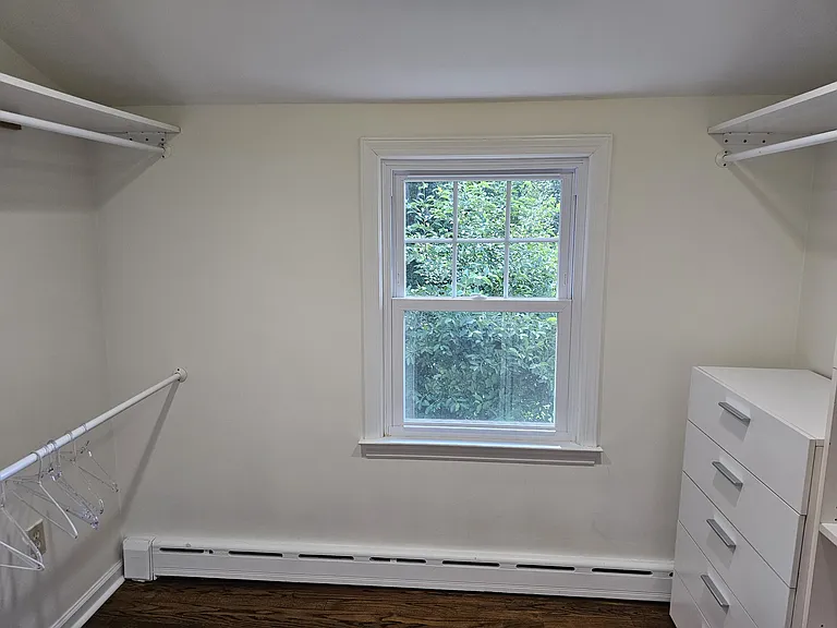 1st Floor - Bedroom #1 walk-in closet