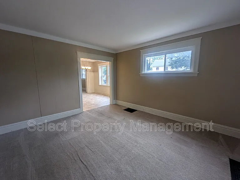 347 W Williams St — Photo 3