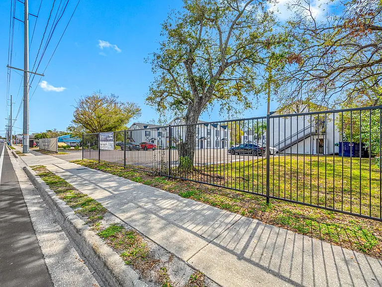 1308 W Waters Ave — Photo 29