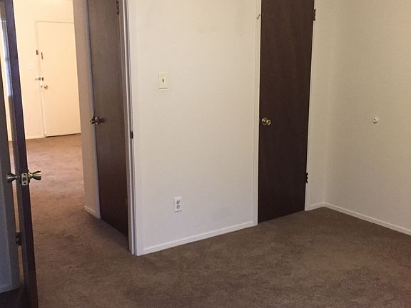 5th image of 305 S Industrial St #2
