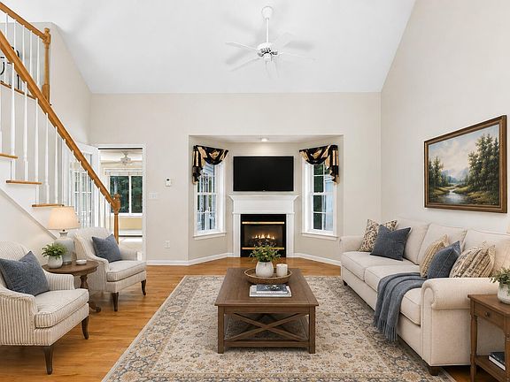 5th image of 119 Hampton Glen Drive #27