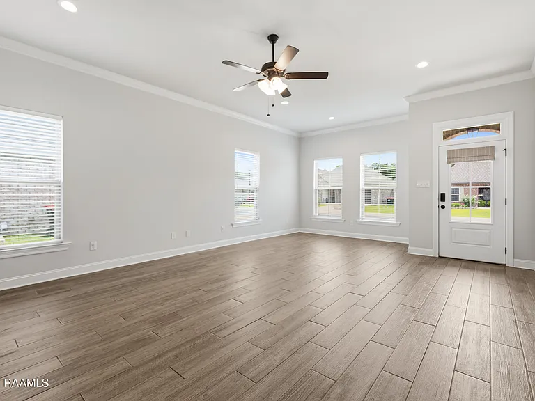 224 Wild Cherry Ln — Photo 10