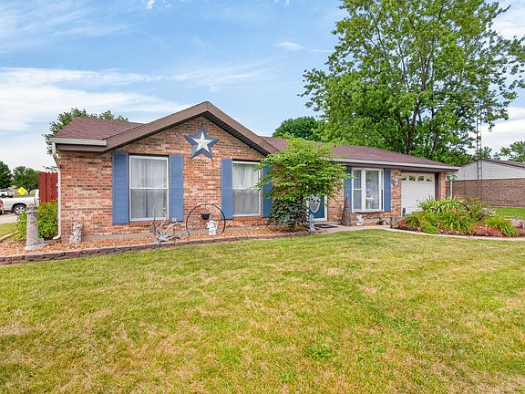 3rd image of 106 Meadowview Ln