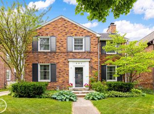 287 McMillan Rd, Grosse Pointe Farms, MI 48236