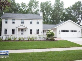 3422 Barkwood Ln, Manitowoc, WI 54220