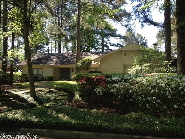 1st image of 904 W 44th Ave